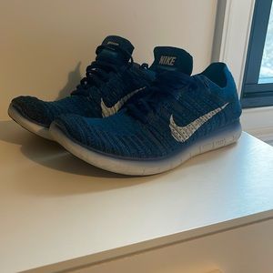 Nike Free Flyknit Running Shoes